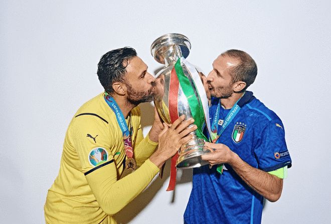 队的发展背 队的发展背