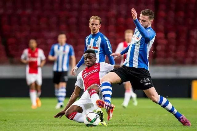 披荆斩棘 披荆斩棘