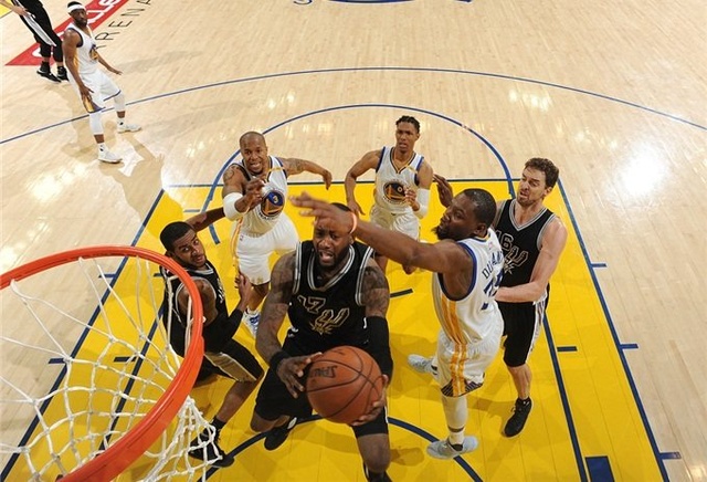 媒体放大与 媒体放大与